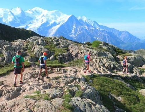 Group on a guided tour experience tour of the Tour du Mont Blanc